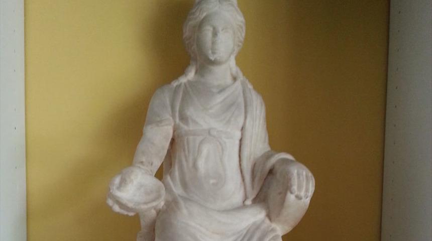 1700 yaşındaki 'tanrıça' Kybele, ana vatanı Türkiye'ye dönüyor