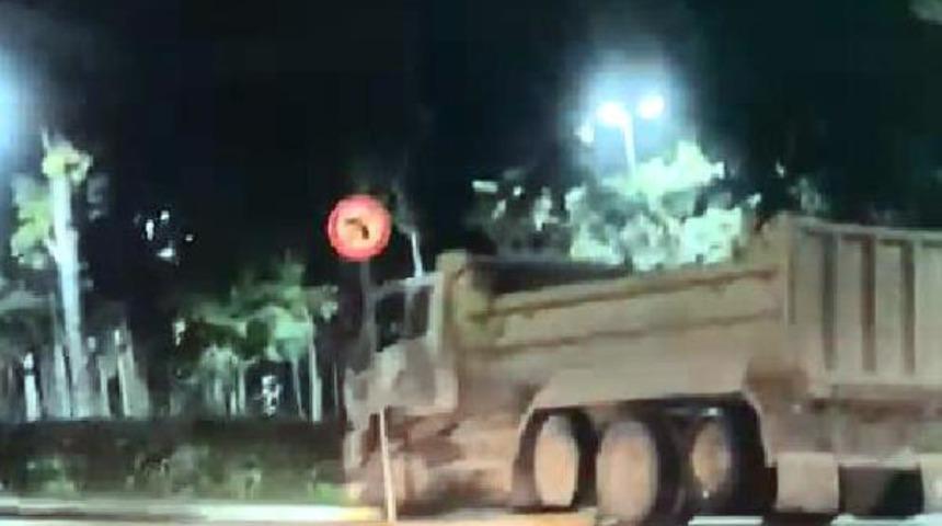 Kural tanımaz hafriyat kamyonuna sağlık çalışanından 2 gün süren film gibi takip