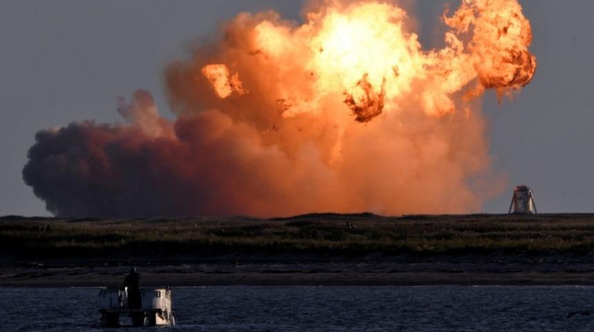 SpaceX: Elon Musk'un Starship uzay aracının son prototipi iniş sırasında infilak etti