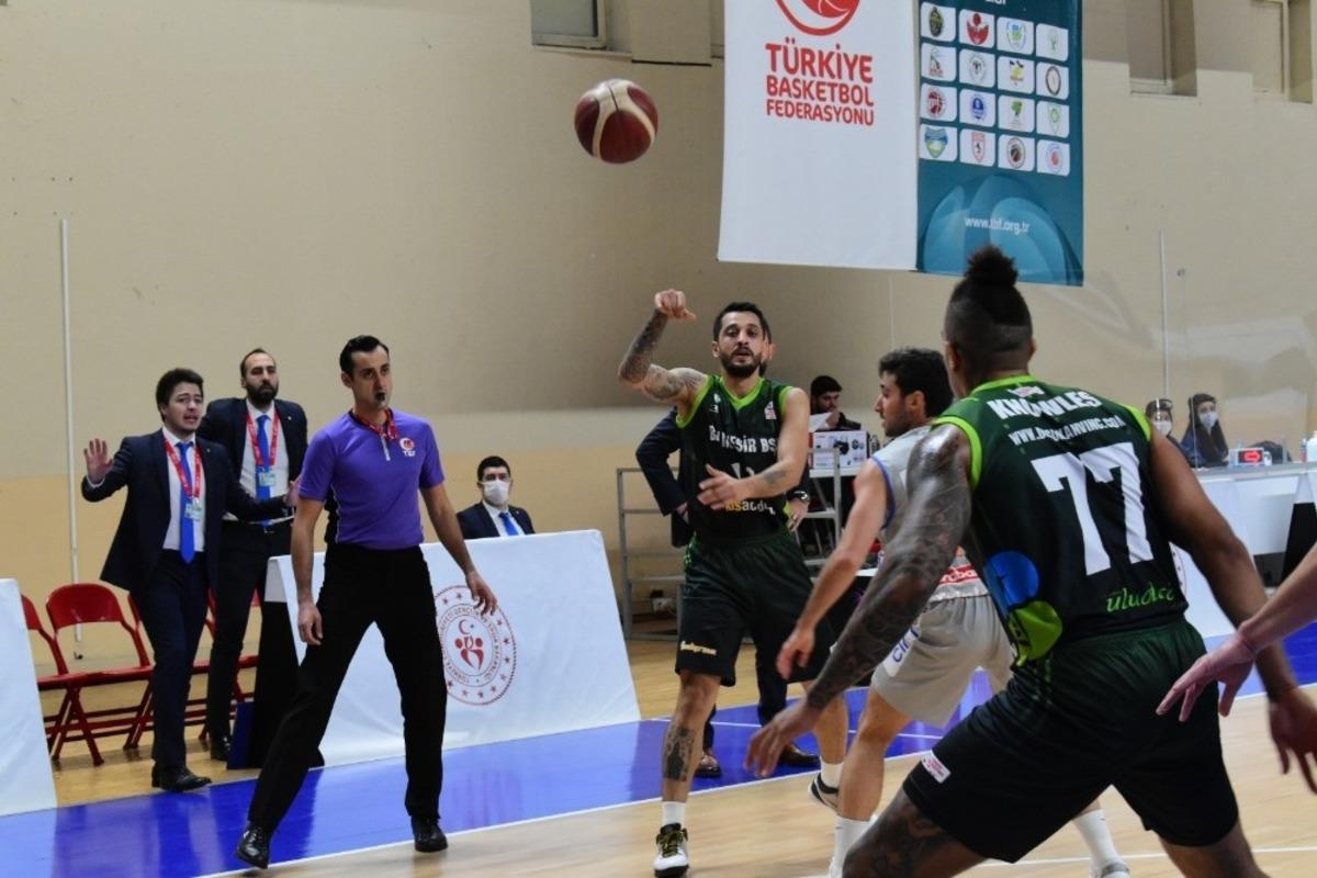 B&uuml;y&uuml;kşehir Belediye&rsquo;nin rakibi Semt 77 Yalavospor