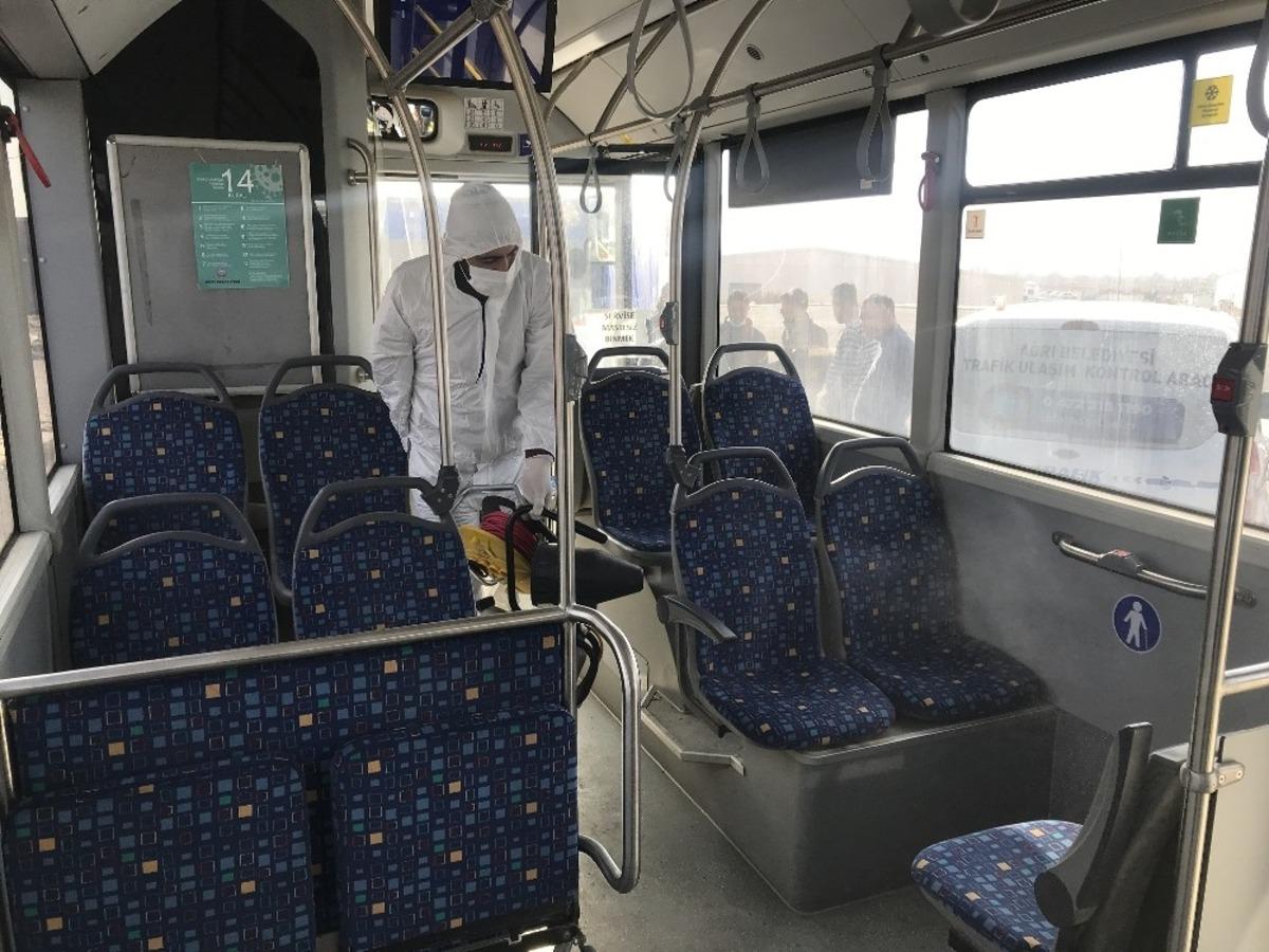 Ağrı Belediyesi toplu yaşam alanlarında dezenfekte &ccedil;alışması ger&ccedil;ekleştirdi