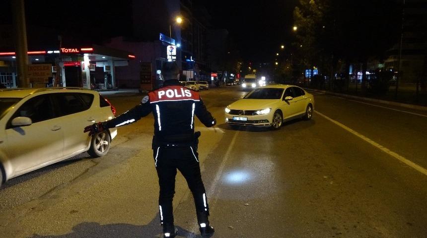 10 G&uuml;nde 14 bin 109 kişinin kimlik kontrol&uuml; yapıldı