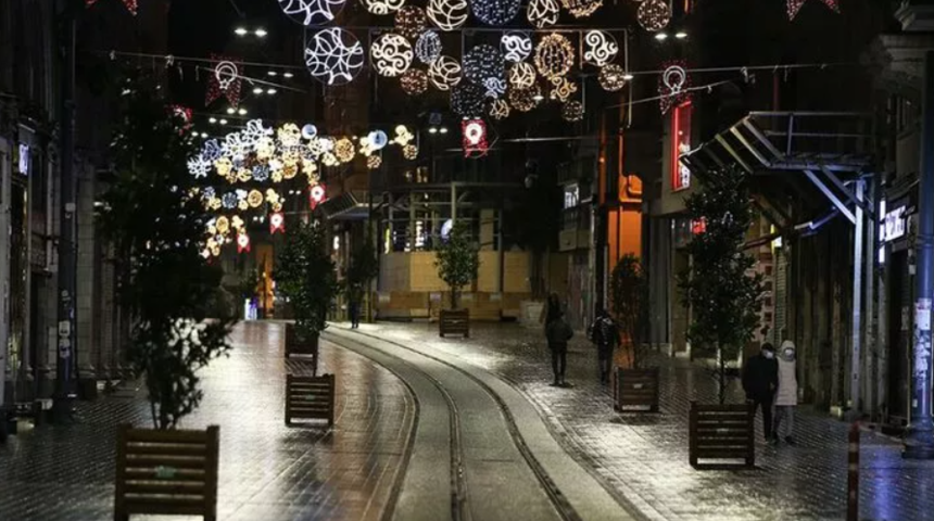 Yılbaşında sokağa &ccedil;ıkma yasağı var mı? Bakan Koca a&ccedil;ıkladı! Yılbaşında 4 g&uuml;n sokağa &ccedil;ıkma yasağı olacak mı?