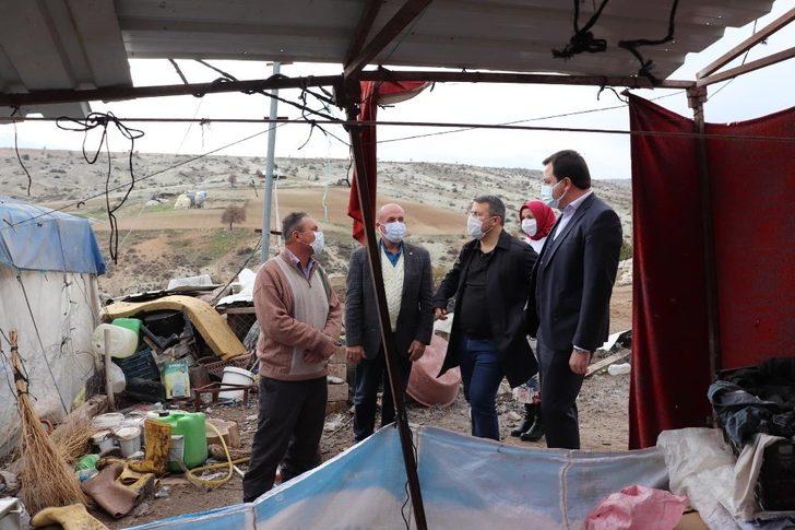 Çadırda yaşayan aileye Kaymakamlık sahip cıktı G1