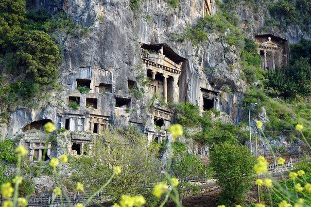 fethiye kaya mezarları