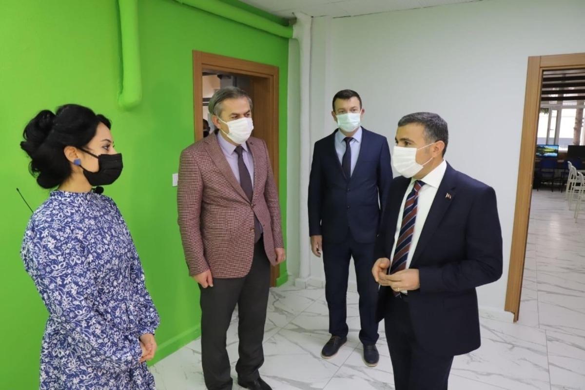 Vali Atay, Uzaktan Eğitim Merkezini ziyaret etti