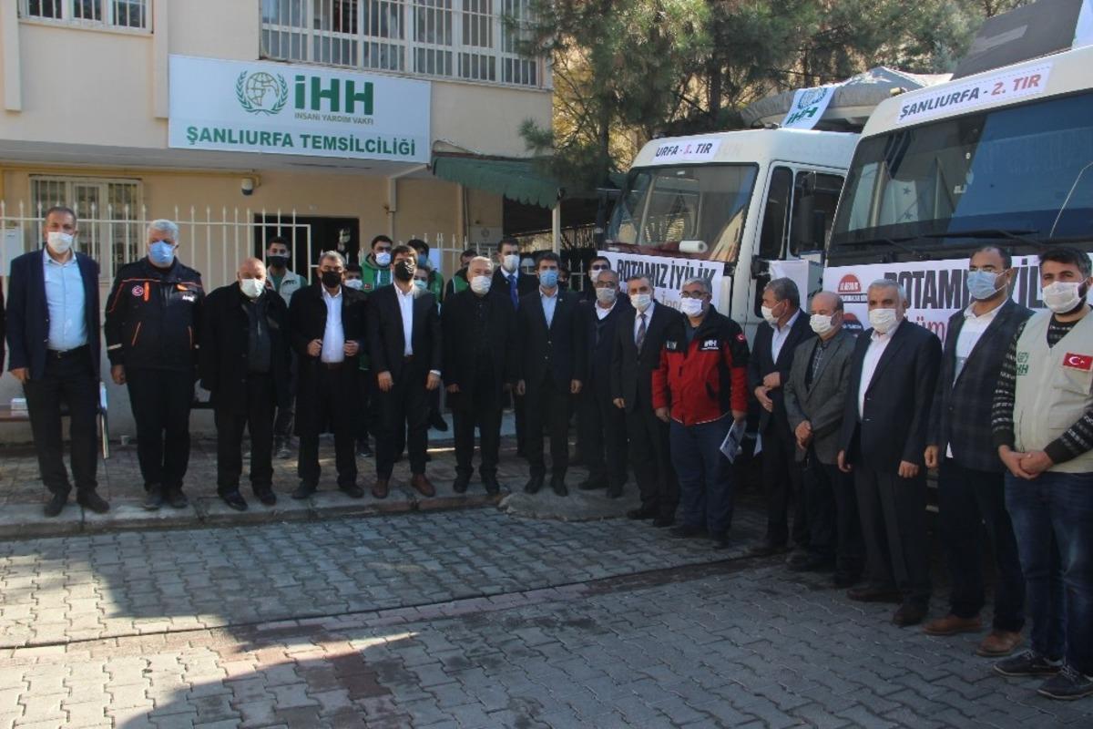Şanlıurfa&rsquo;dan Suriye&rsquo;ye 2 tır yardım malzemesi g&ouml;nderildi