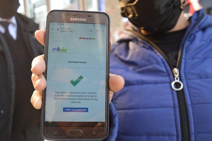 HES kodu eşleştirmeyen onlarca vatandaş kapıda kaldı G5