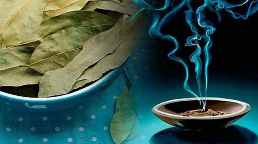 Eviniz İçin Şifa: Defne Yapraklarını Yakın ve Mucizeye Şahit Olun!