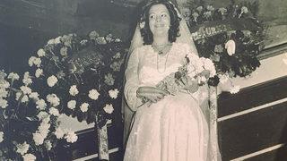 Ayşe Kökçü gelinlikli pozuyla beğeni topladı