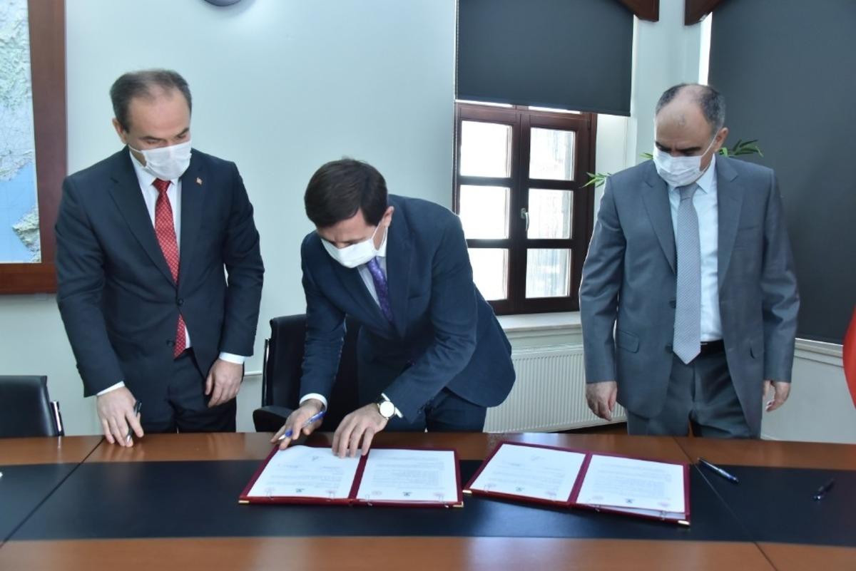 Karatay&rsquo;dan gen&ccedil;ler i&ccedil;in &ccedil;ifte protokol