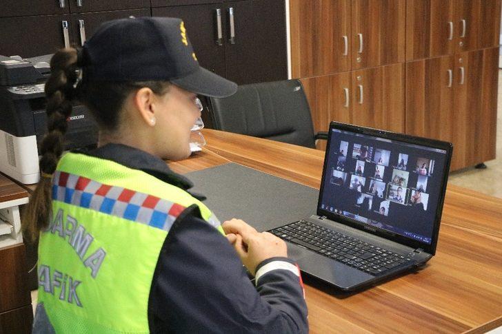 Alanya’da jandarmadan öğrencilere online ders G3