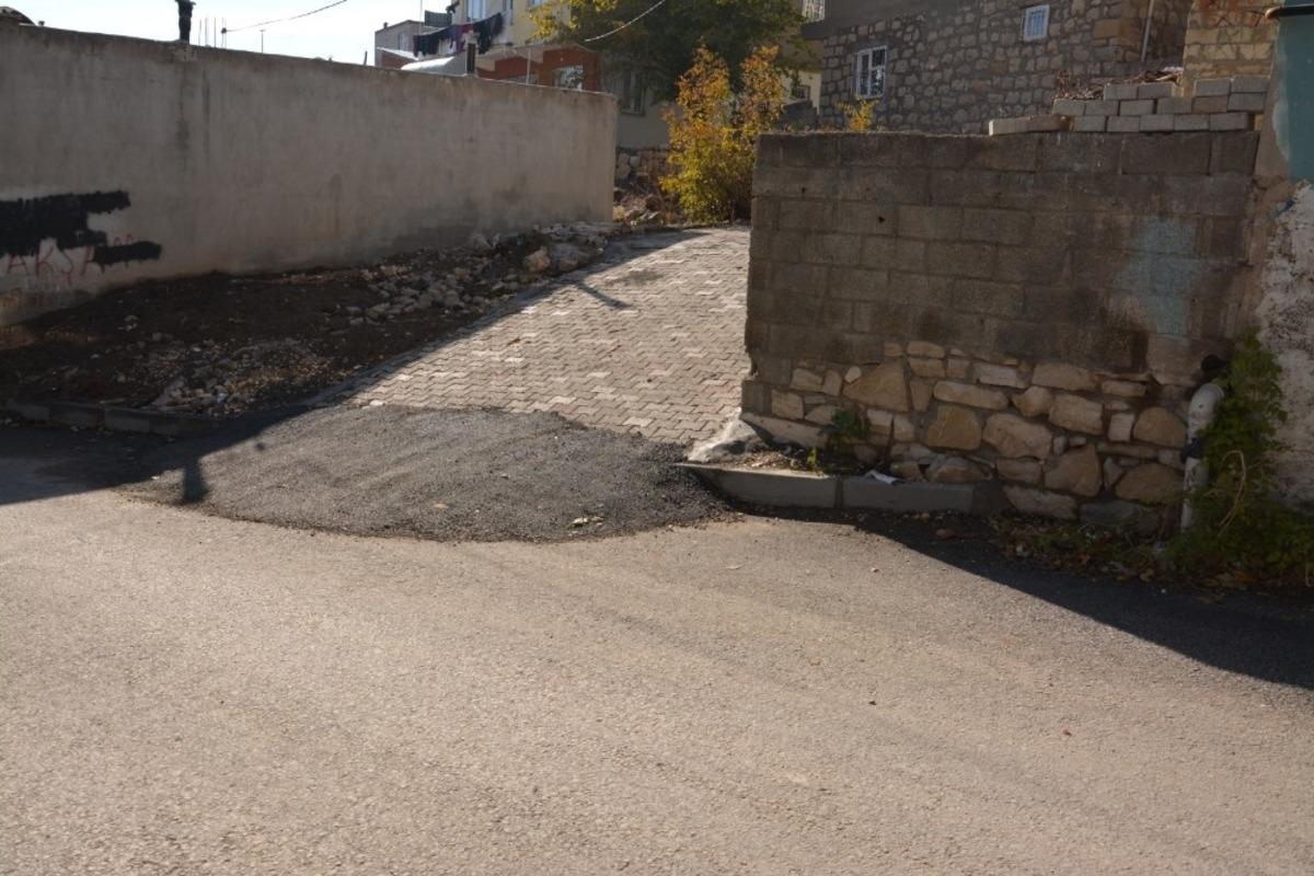 Ergani Belediyesi, engelli vatandaşlar i&ccedil;in rampa yaptı