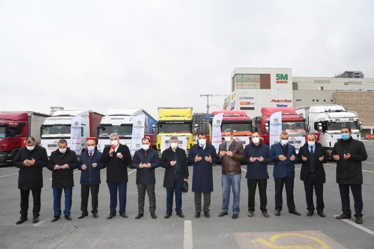 7 tır yardım malzemesi ihtiya&ccedil; sahipleri i&ccedil;in yola &ccedil;ıktı