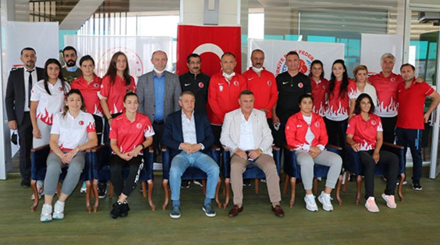 Olimpik Kadın Boks Milli Takımı, Kazakistan yolcusu 