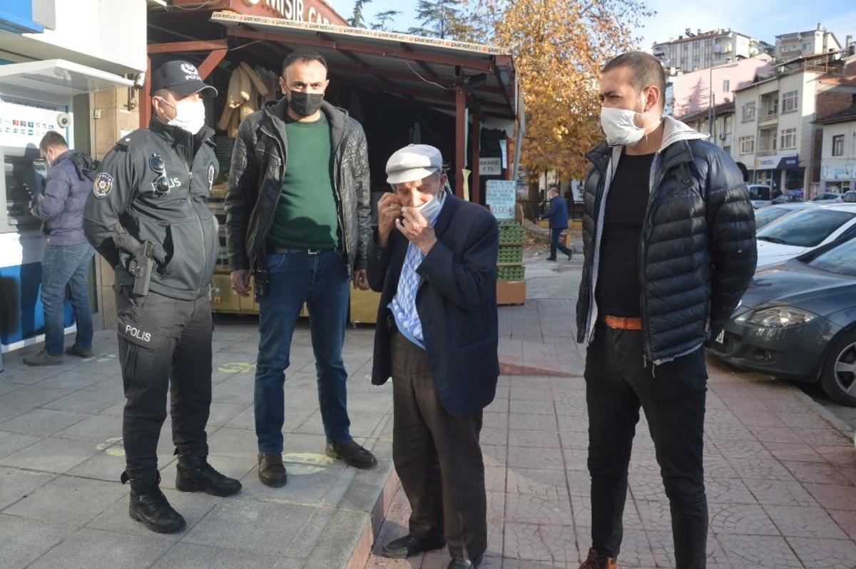 Yaşlı adam dolandırılmaktan son anda kurtarıldı