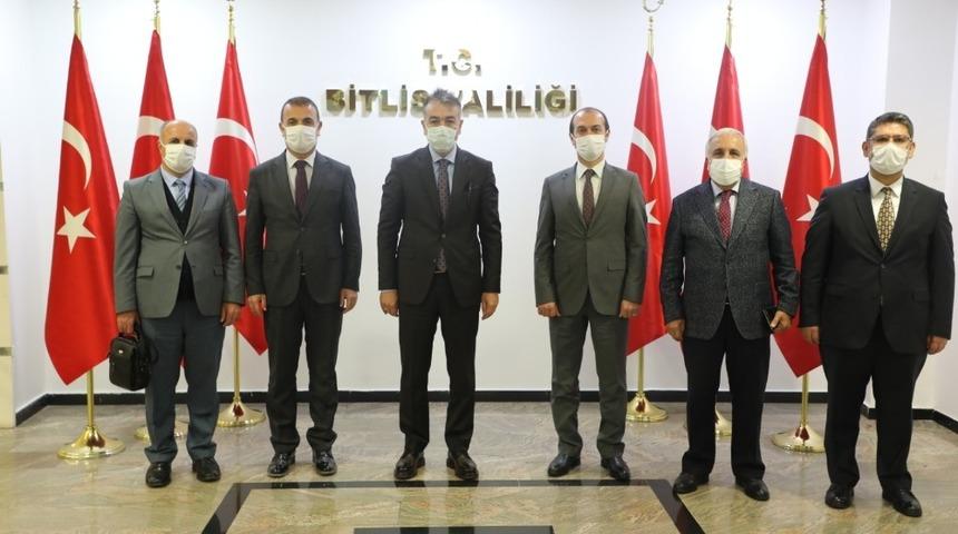 Vali &Ccedil;ağatay, Tapu ve Kadastro 15. Van B&ouml;lge M&uuml;d&uuml;r&uuml;n&uuml; makamında ağırladı