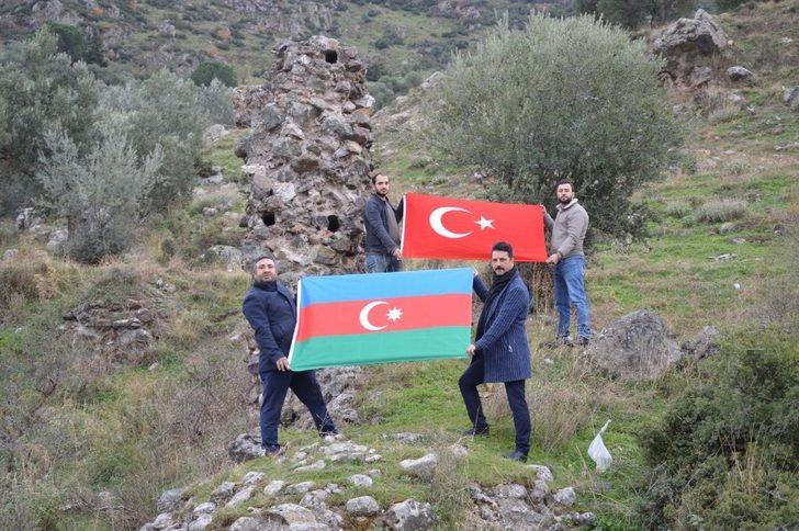 Türk ve Azerbaycan bayrağı açıp zaferi kutladılar G3