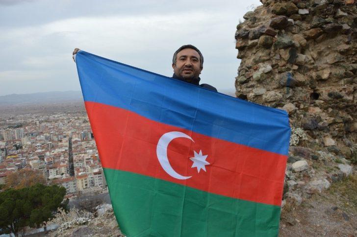 Türk ve Azerbaycan bayrağı açıp zaferi kutladılar G4