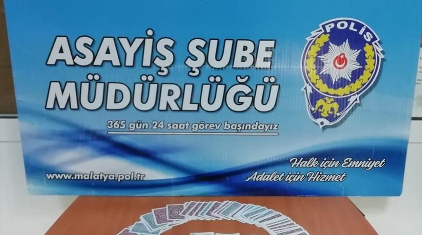 Malatya'da kumar oynayan 6 kişiye 7 bin 350 lira ceza