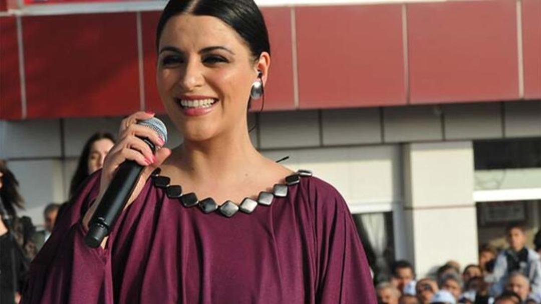 Şarkıcı Zara'nın inanılmaz değişimi! Yeni alb&uuml;m i&ccedil;in imaj yeniledi