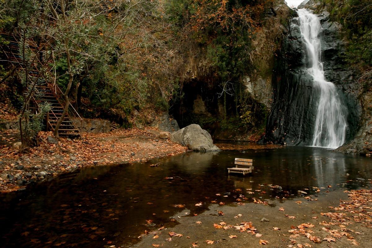 Aşıklar Şelalesi, "hazan" renkleri ile b&uuml;y&uuml;l&uuml;yor