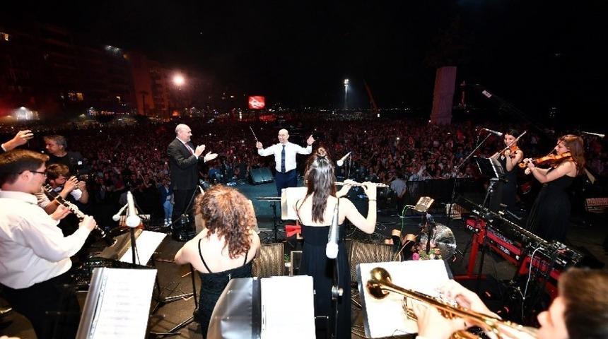 Başkan Soyer, pandemiden etkilenen sanat&ccedil;ılar i&ccedil;in eylem planını a&ccedil;ıkladı