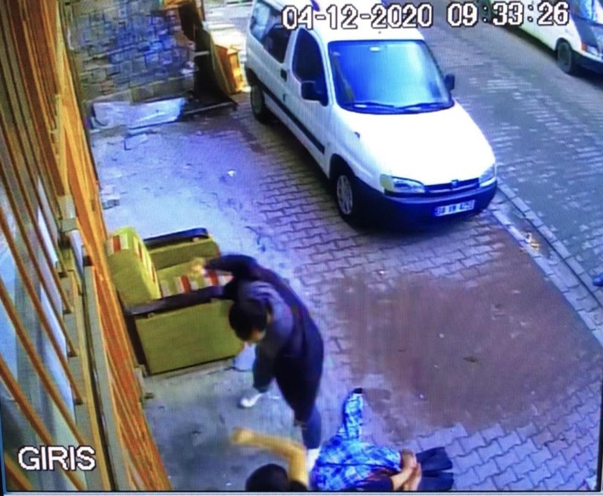 (&Ouml;zel) Arkadaşlarının kendisini &ouml;ld&uuml;receğini d&uuml;ş&uuml;n&uuml;p ikinci kattan atladı