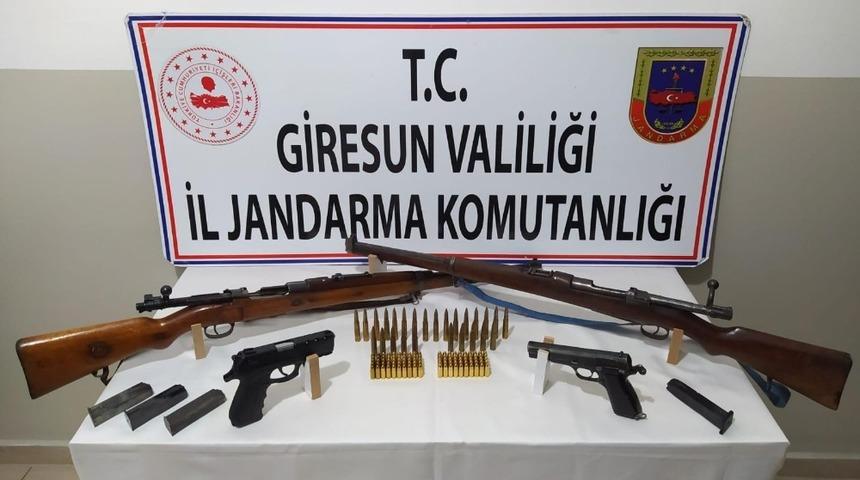 Jandarmadan silah ka&ccedil;ak&ccedil;ılarına operasyon