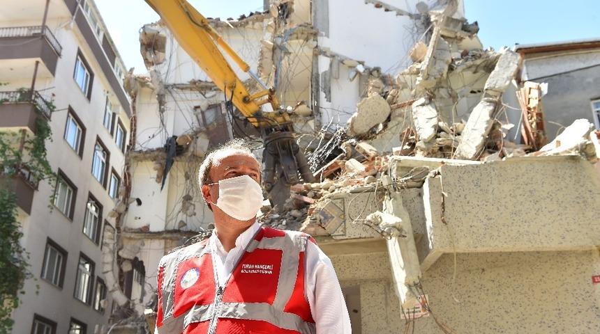 Avcılar’da güvenli binalar yükseliyor