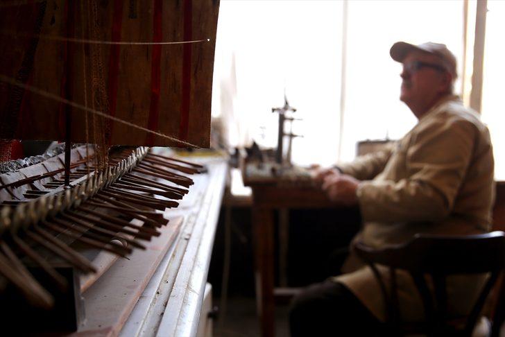 Emekli öğretmen atık malzemeleri sanat eserine dönüştürüyor G1