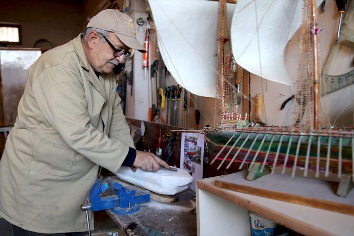 Emekli öğretmen atık malzemeleri sanat eserine dönüştürüyor G4