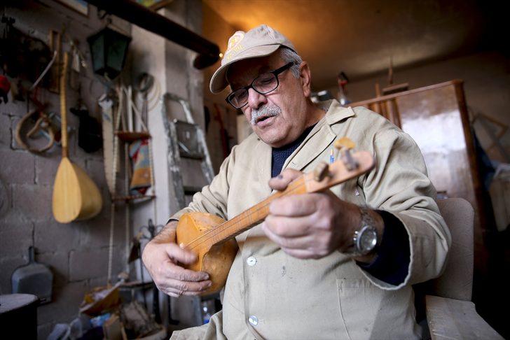 Emekli öğretmen atık malzemeleri sanat eserine dönüştürüyor G5