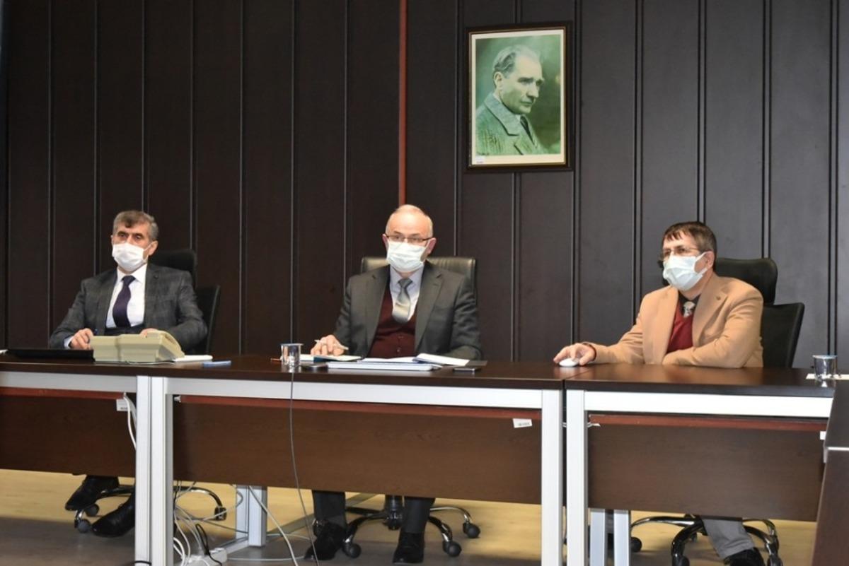 OM&Uuml;&rsquo;de eğitimde revizyon s&uuml;reci Hukuk Fak&uuml;ltesi ile devam ediyor