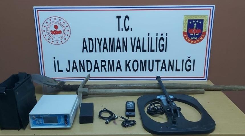 Ka&ccedil;ak kazı yapan şahıslar yakalandı