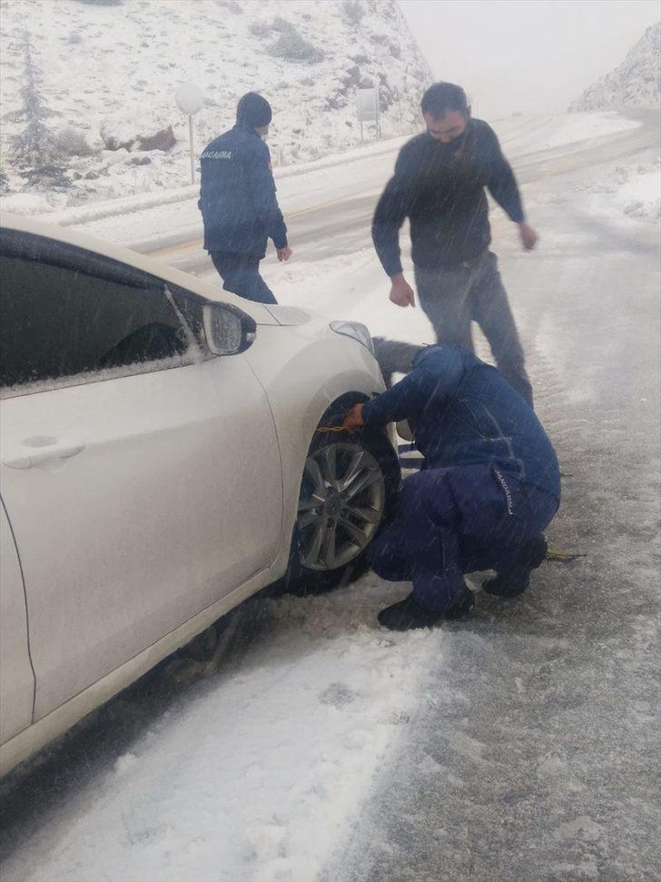 GÜNCELLEME - Antalya'da sağanak, dolu ve kar etkili oldu G2