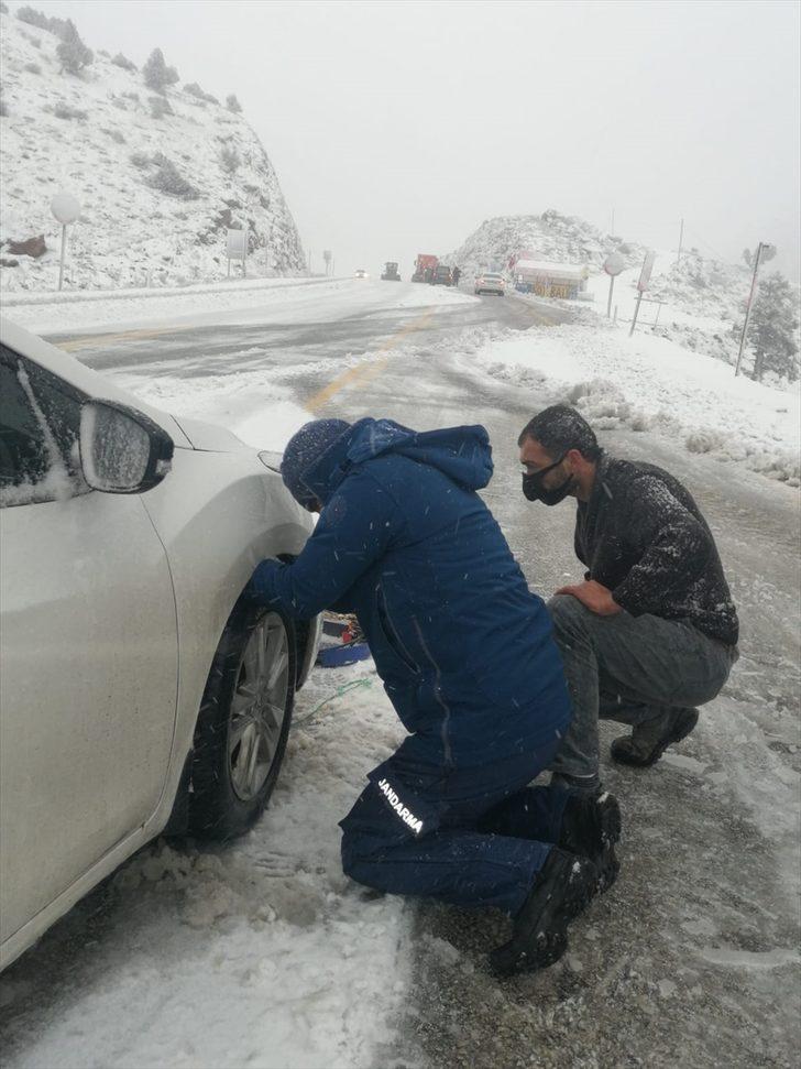 GÜNCELLEME - Antalya'da sağanak, dolu ve kar etkili oldu G1