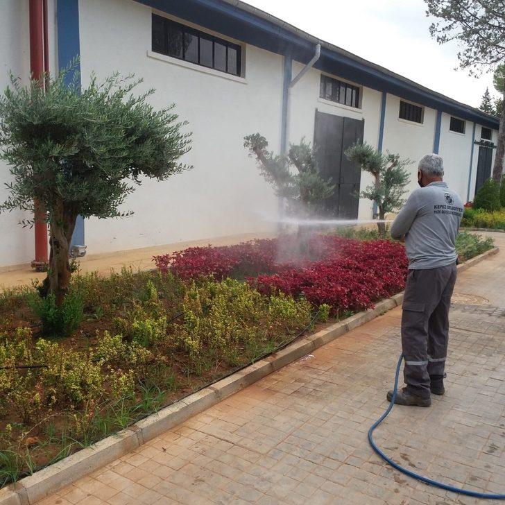 Kepez’de yeşil alanların bakımı yapıldı G4