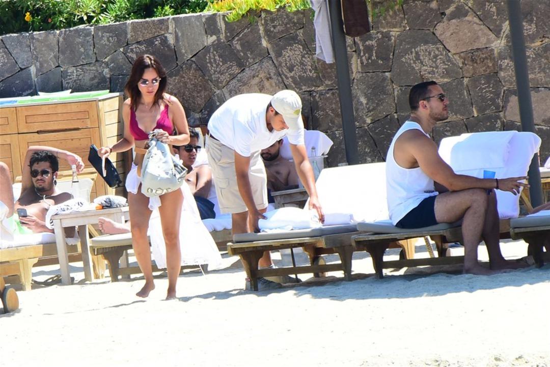 Nazlı &Ccedil;elik fena yakalandı