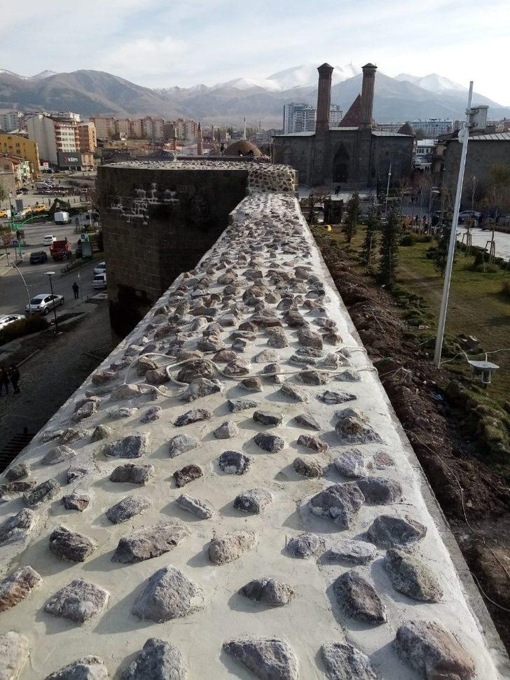 Ebu İshak Türbesi’nde restorasyon çalışması tamamlandı G4