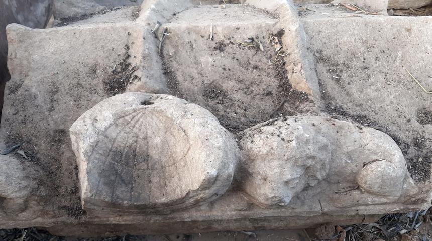 3 milyon lira değerindeki tarihi eserleri satmaya çalışırken yakalandı