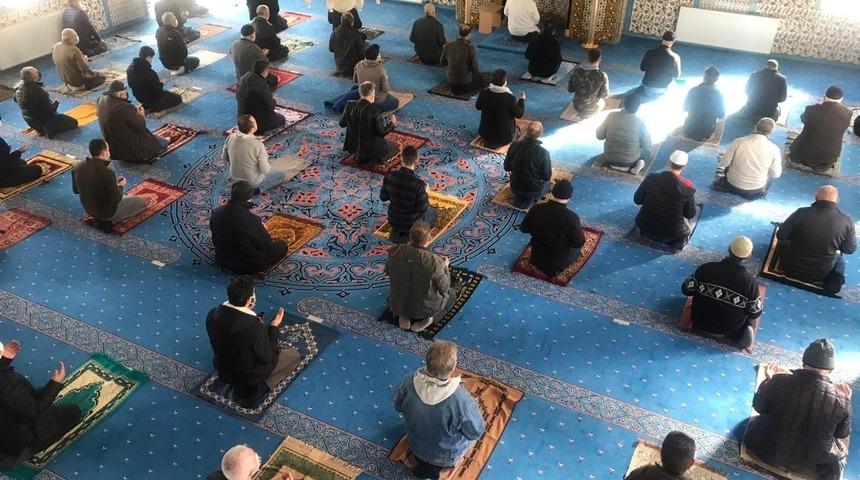 Cuma namazı sonrası yağmur duası edildi