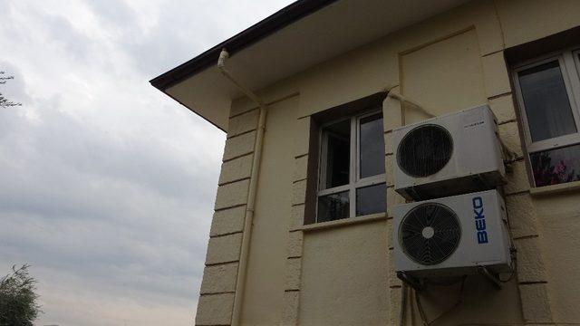 Müdür ile yardımcısının bilgisayarları çalındı