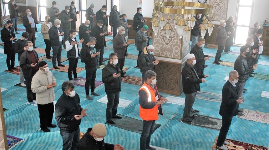 Bursa ve çevre illerde cuma namazında yağmur duası