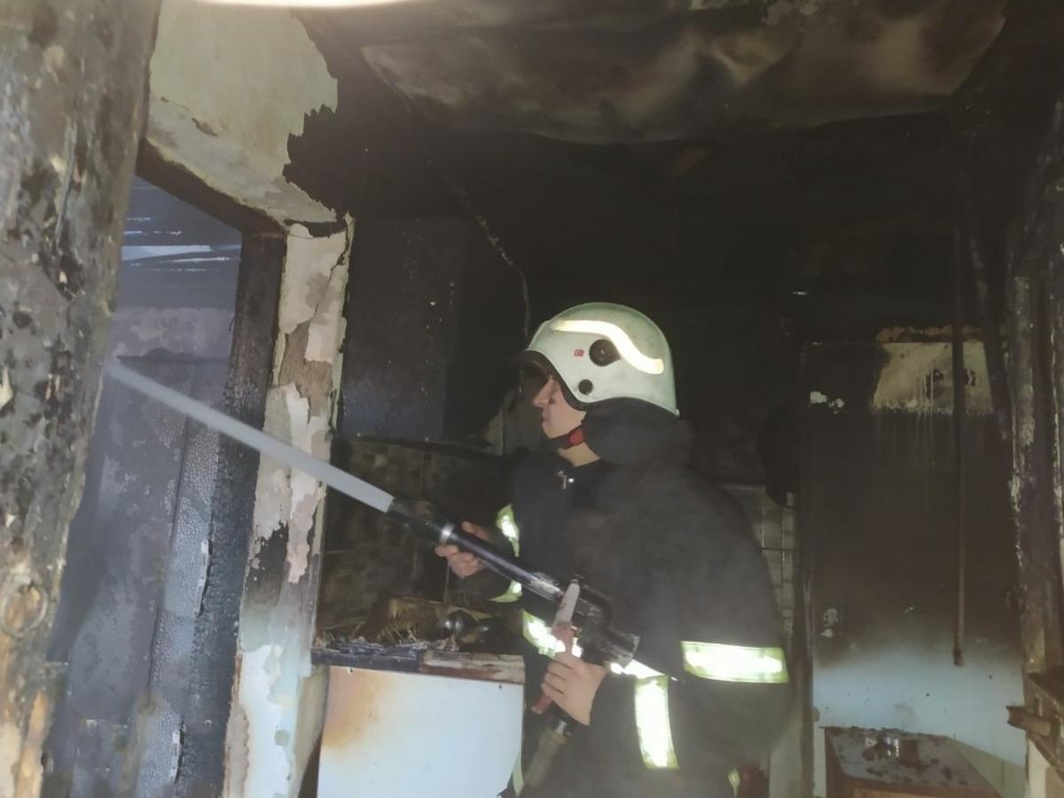 Tek katlı metruk evde &ccedil;ıkan yangın korkuttu