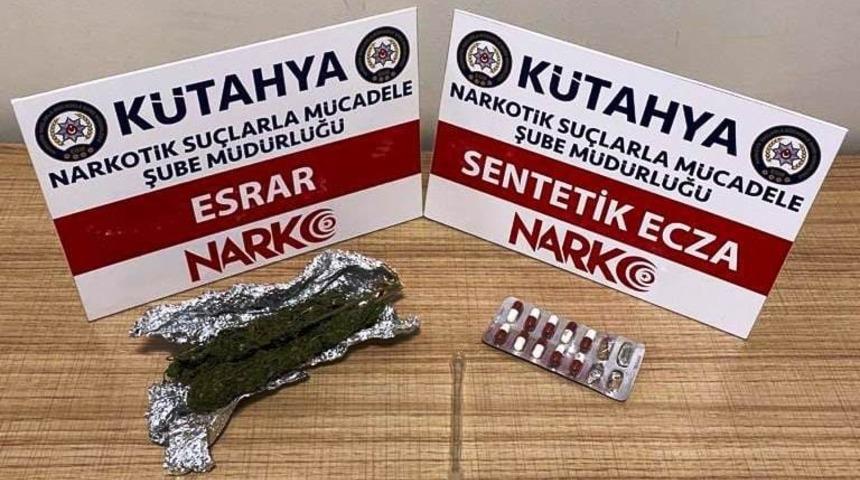 Kütahya’da esrar ve uyuşturucu hap ele geçirildi
