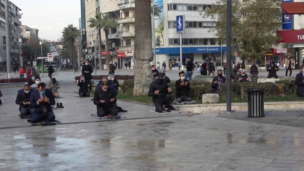 Denizli&rsquo;de Cuma namazından sonra yağmur duası okundu