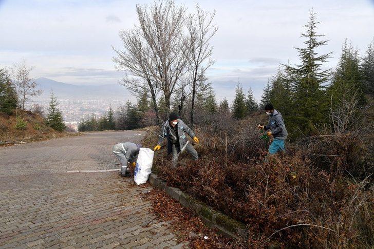 Isparta’da Kirazlıdere ve Sidre tepesinden 3 kamyon atık toplandı G2