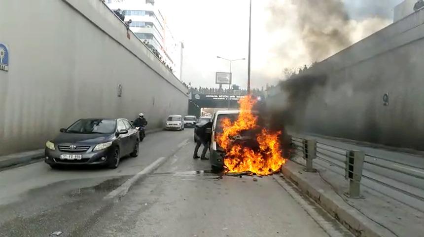 Antalya'da zincirleme kaza: Sivil polislerin ekip otosu alev aldı