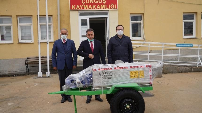 Diyarbakır Büyükşehir Belediyesinden Çüngüş’e üzüm sıkma makinesi hibesi